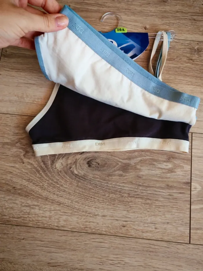 Lot de 2 brassière etam 10 ans - photo numéro 3
