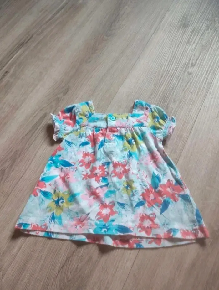T shirt fleuri 3 mois - photo numéro 2