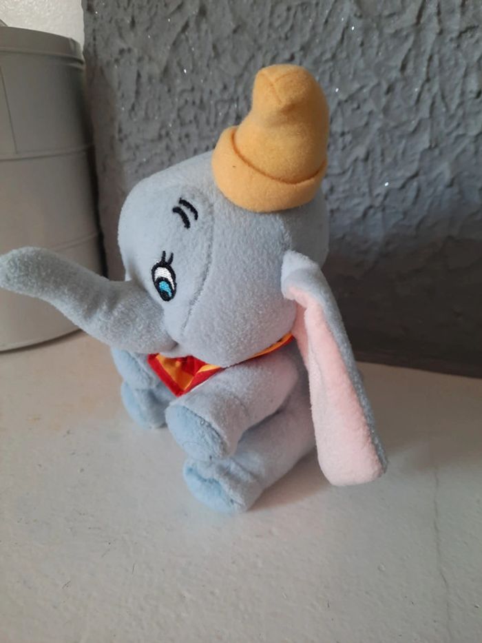 Petite peluche Dumbo - photo numéro 3