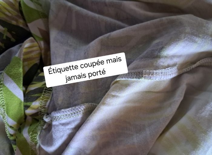 Lot 4 blouses / polos NEUFS pour femme taille 52 - photo numéro 8