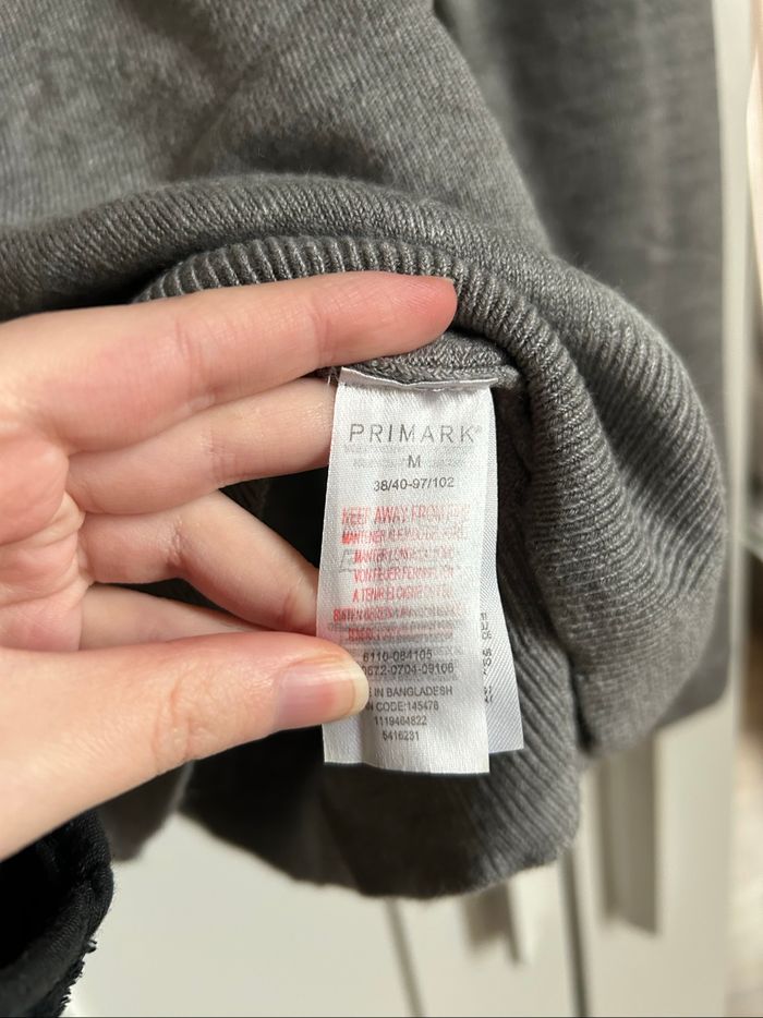 Pull gris uni Col V Homme Primark Tailles M-L - photo numéro 5