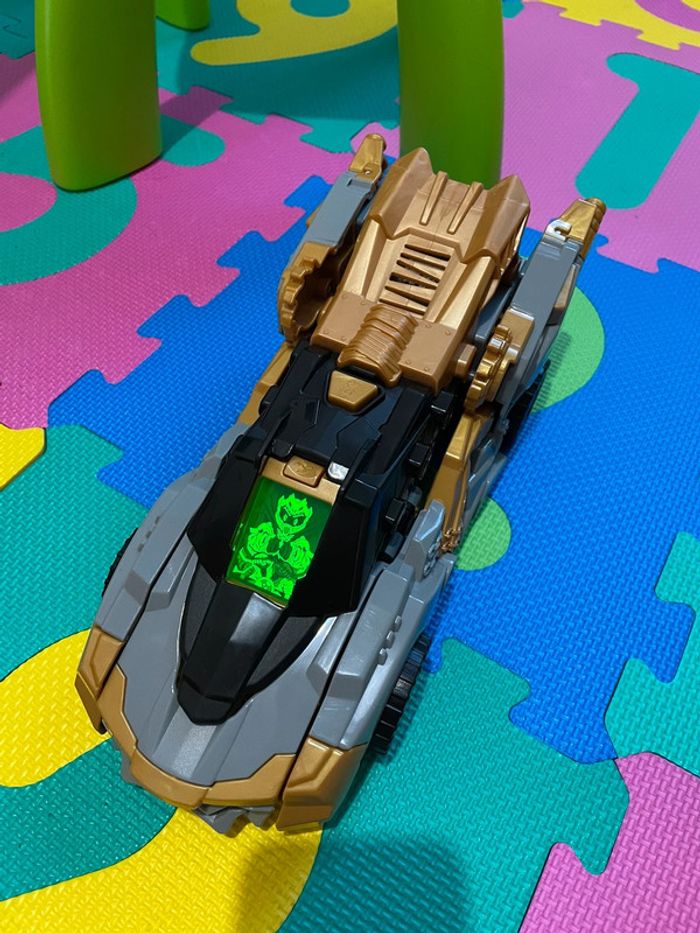 Voiture dragon transformable - photo numéro 3