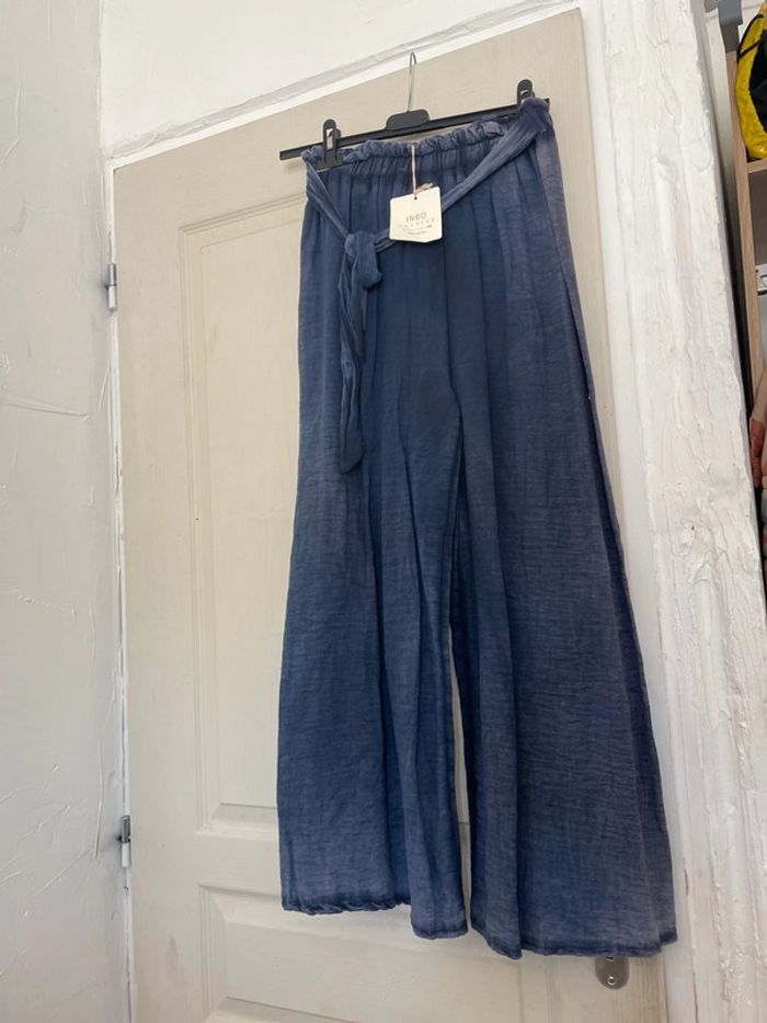 Pantalon bleu marine, 703