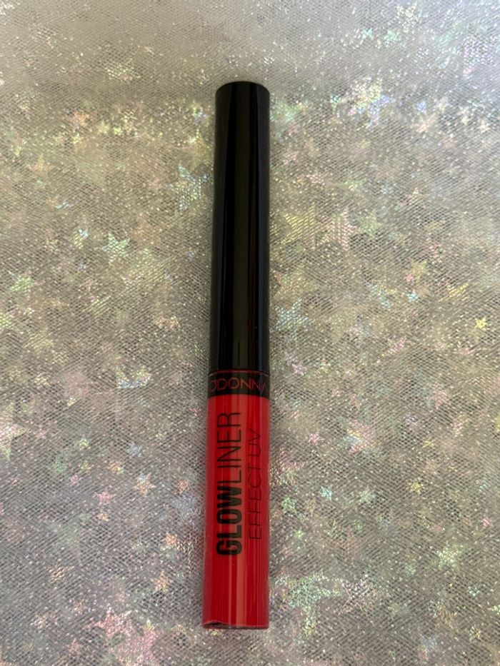 Eye-liner rouge néon