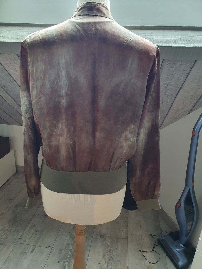 Blouson satiné kaki et brun. - photo numéro 2