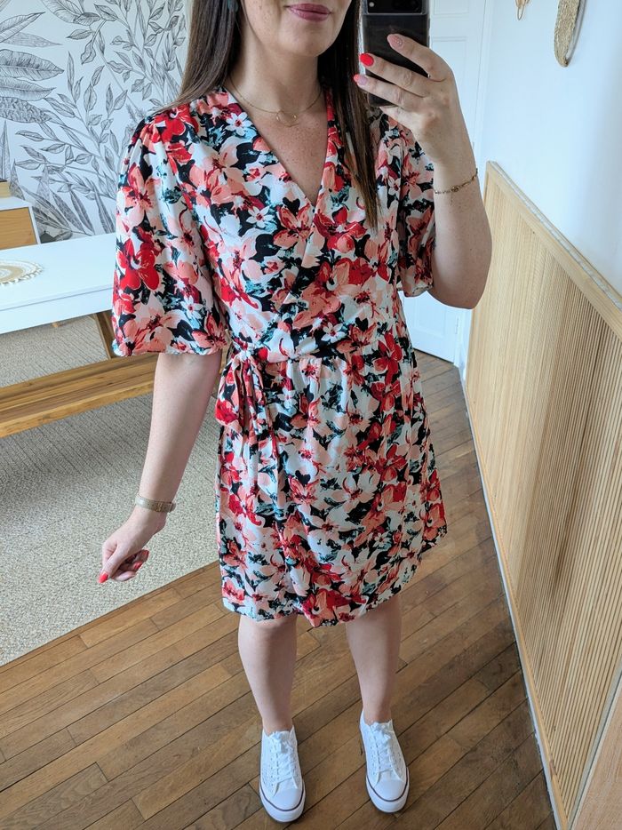 Robe fleurie coupe portefeuille Canberra Taille M/L - photo numéro 3