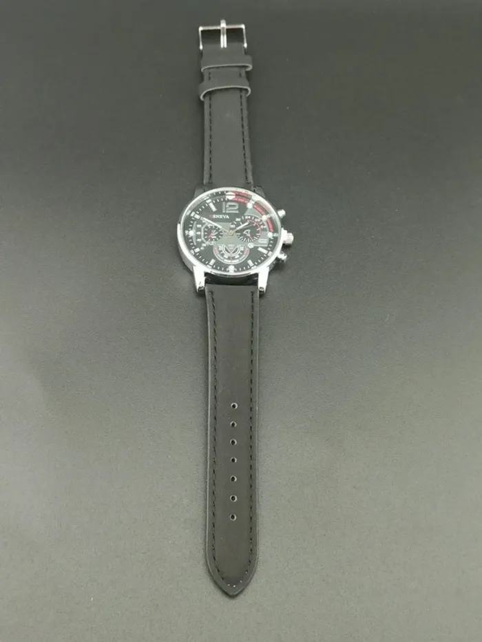 Montre noire, full argentée, heure et date - photo numéro 3