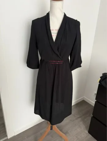 Robe noire Naf Naf taille XS ou 34