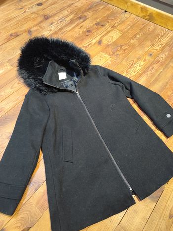Manteau femme noir à capuche marque Primark