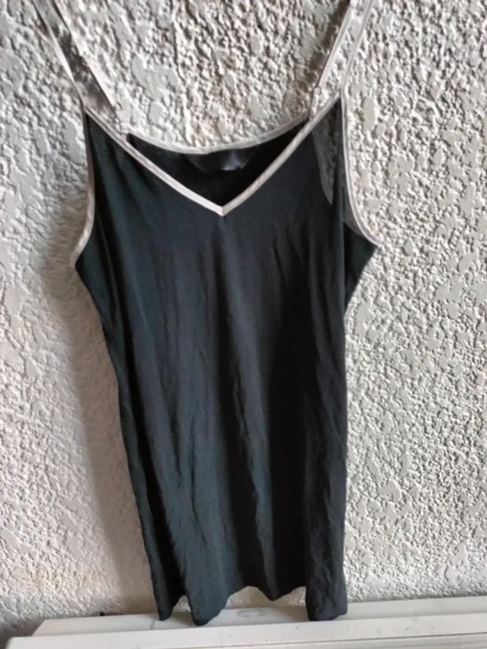 Robe à bretelles noir t 38 - photo numéro 2