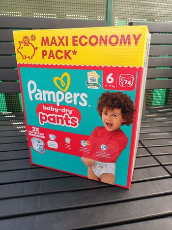 Lot 74 couches Pampers baby dry pants taille 6 neuf 