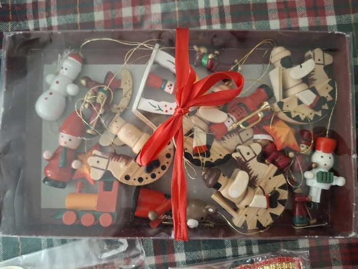 Lot deco de Noël en bois et tissu vintage. - photo numéro 3