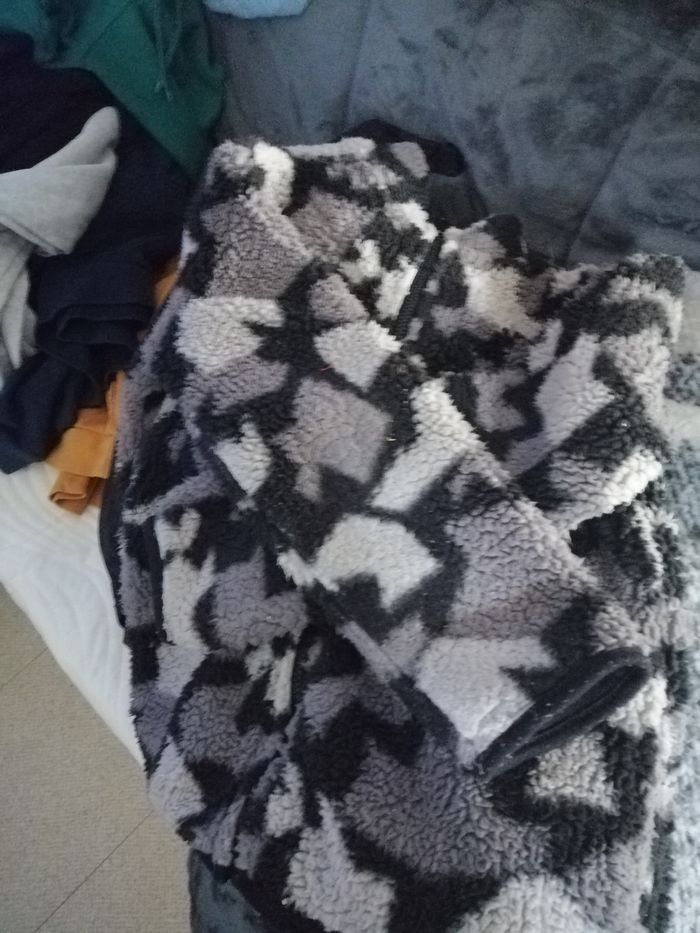 Vend lots de vêtements - photo numéro 2