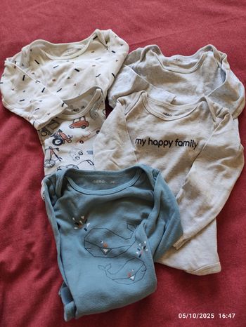 Lot 5 bodies manches longues 24 mois