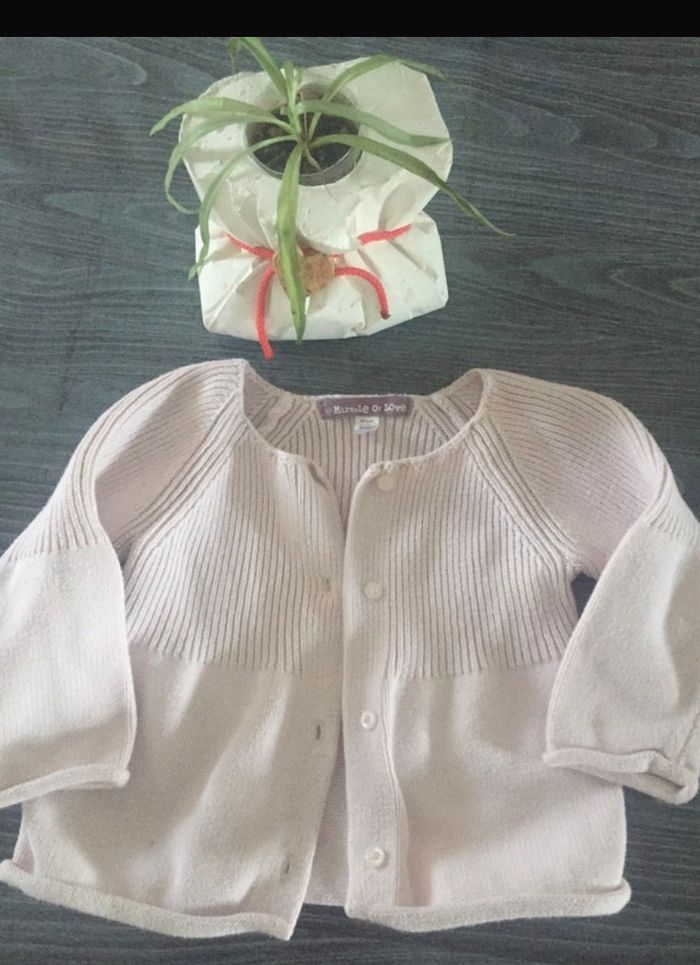 Gilet rose pale 6 mois tbe