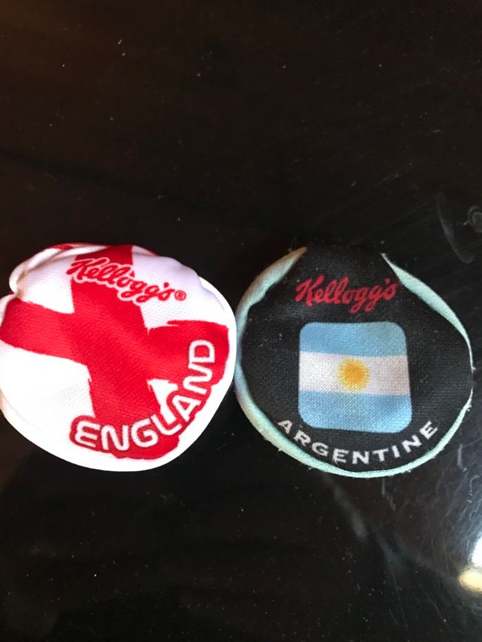 2 Oofball Kelloggs England et Argentine