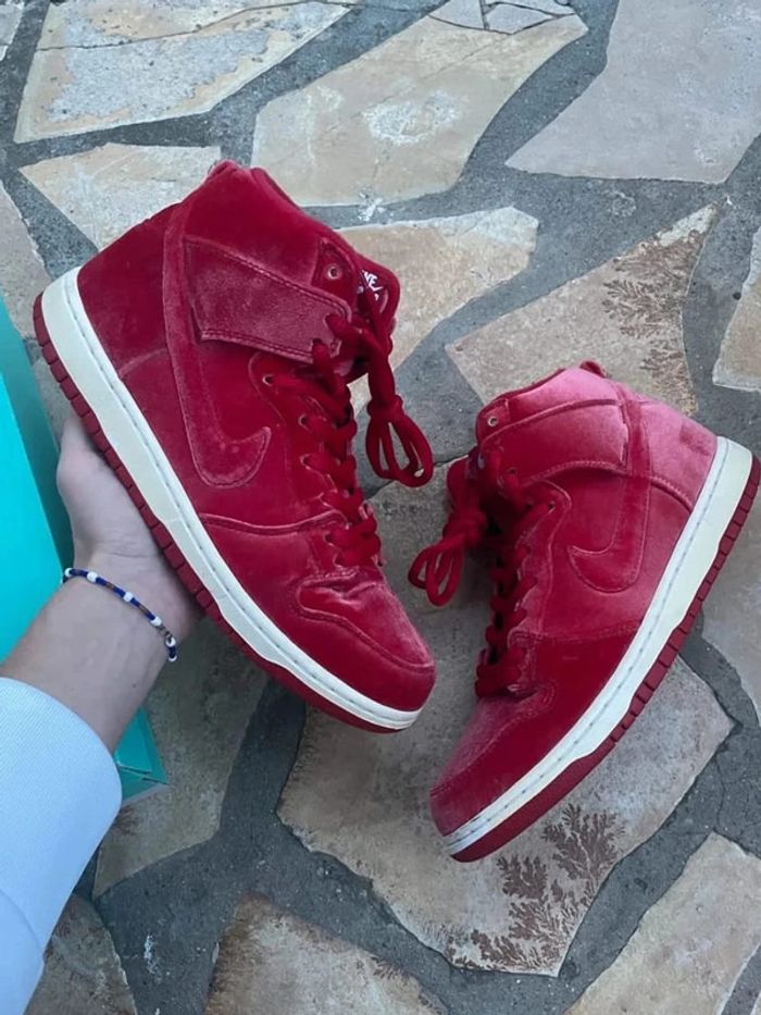 Nike SB Dunk High Red Velvet (2016)