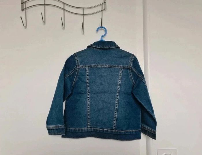 Veste neuve en jean's taille 3 ans 98cm - photo numéro 4