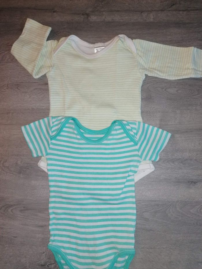 Lot de 2 bodies 6 mois