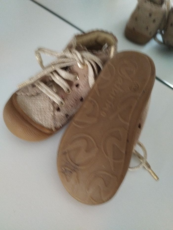 Chaussures t 21 - photo numéro 2