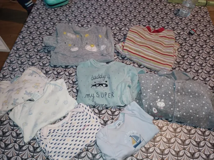 Lot 8 vêtements bébé garçon 6 mois