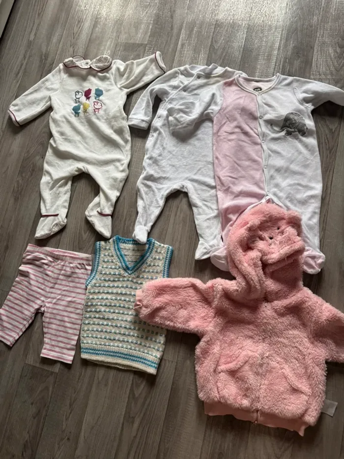 Très gros lot de vêtement fille 1 ans - photo numéro 5