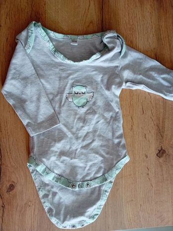 Body gris m.l / 3 mois