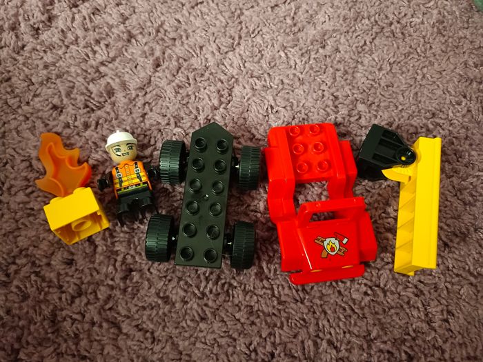 Lego Duplo pompier - photo numéro 3