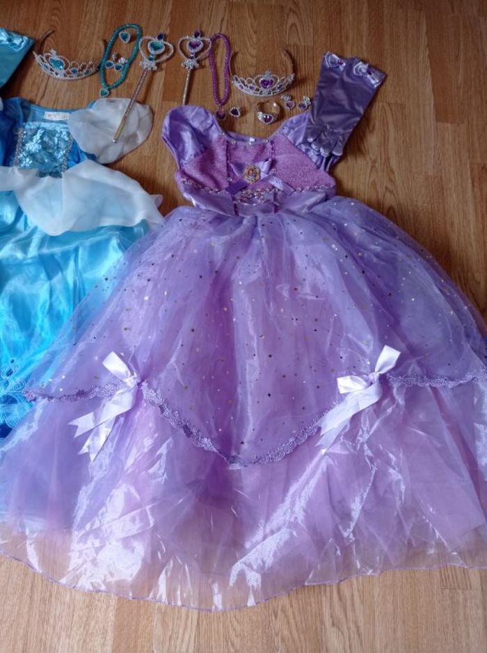 Lot déguisement 2 robes de princesse 5-6ans - photo numéro 3