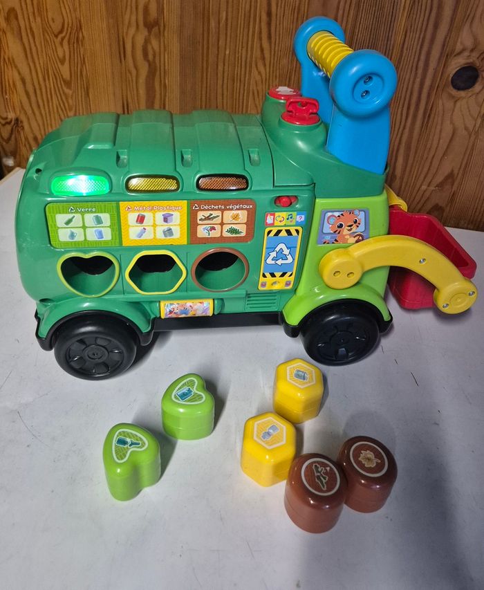 Porteur vtech Maxi camion poubelle recyclo'formes - photo numéro 3