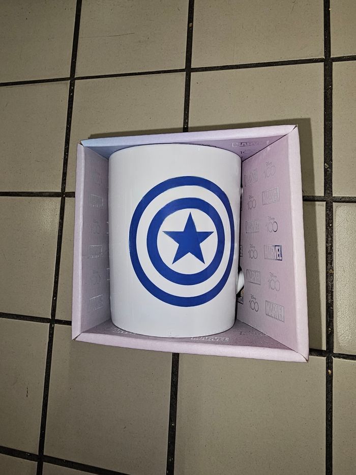 Mug/tasse disney 100 marvel/avengers/captain américa - photo numéro 2