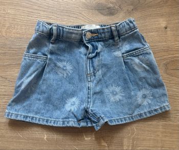 Short en jean à fleurs Zara – 2 ans – très bon état