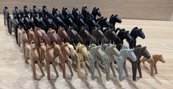 Lot de 38 chevaux playmobil vintage