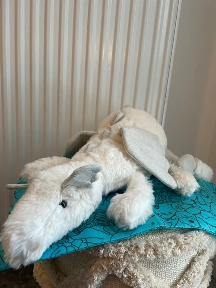 Peluche Jellycat Snow Dragon Large 🤍🐉 - photo numéro 8