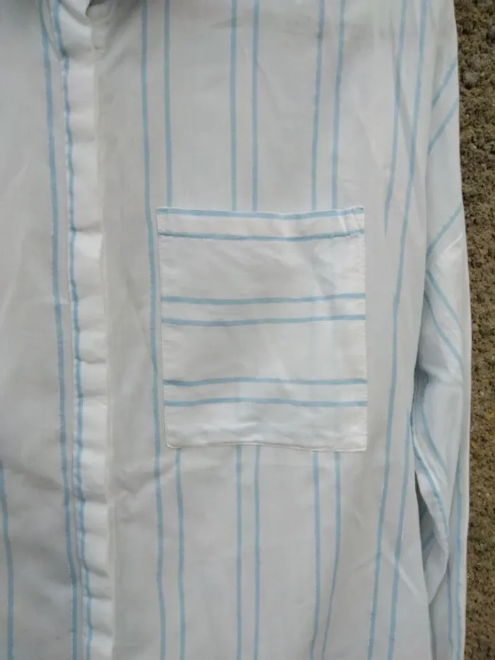 Chemise blanche a liseré bleue/argenté Kiabi taille 40 - photo numéro 7