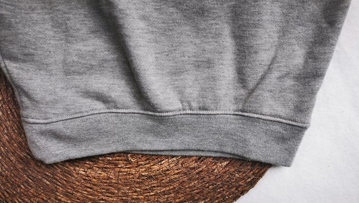 Pull 👸gris, crapule, trutex, 4ans - photo numéro 8