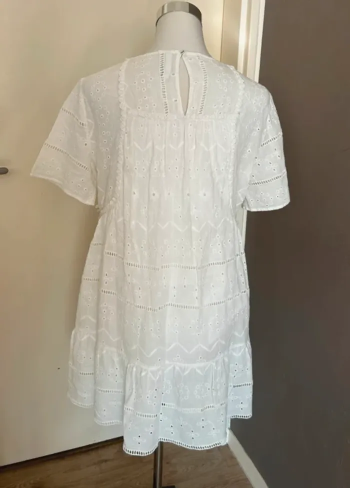 Zara robe blanche, bohème chic, broderie anglaise taille M/38 - photo numéro 3