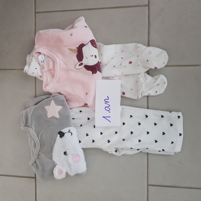 lot de vêtements fille 1 an