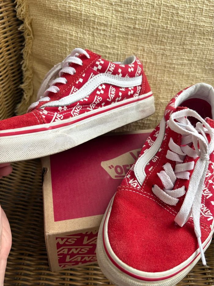 Vans Old Skool - rouge/blanc à motif - daim/cuir - en très bon état - pointure 36 - photo numéro 6