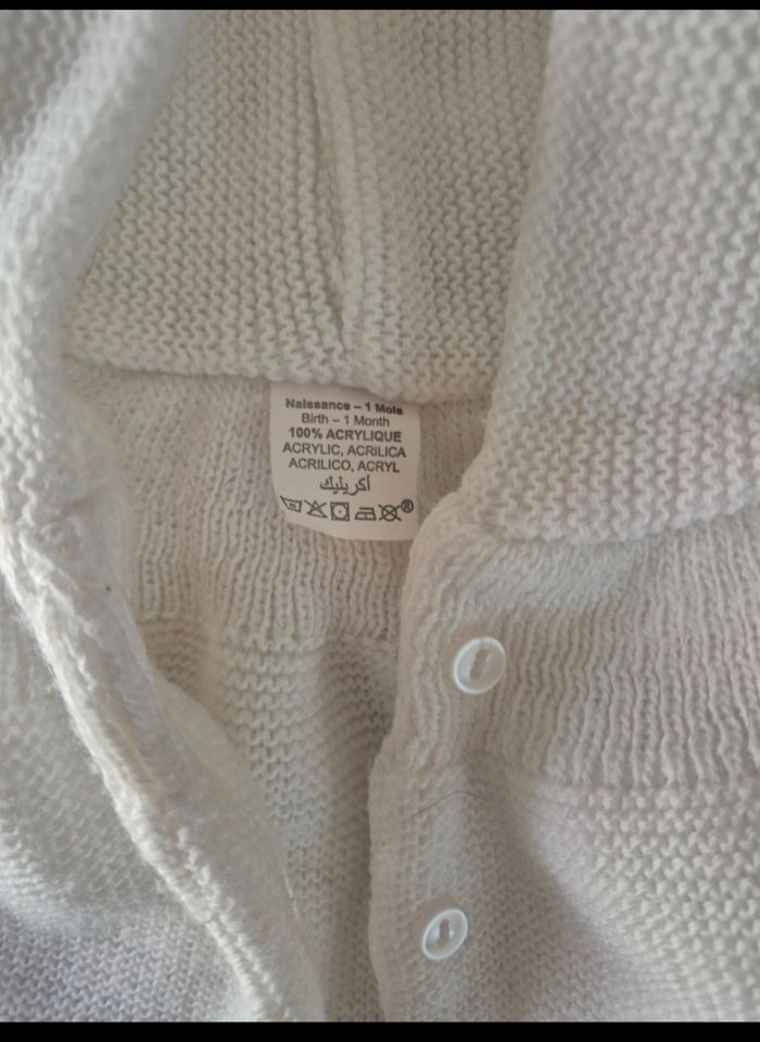 Gilet naissance  / 1 mois - photo numéro 3