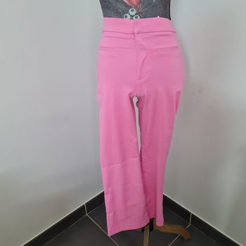 Très beau pantalon rose zara