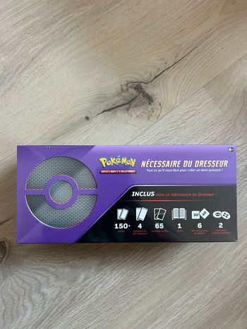 Nécessaire du dresseur Pokémon 2022 scellé