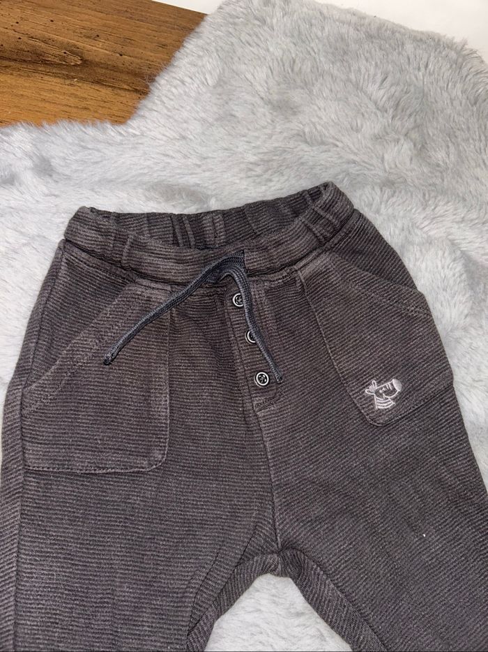Pantalon souple gris foncé - 24 mois - Kiabi - photo numéro 2