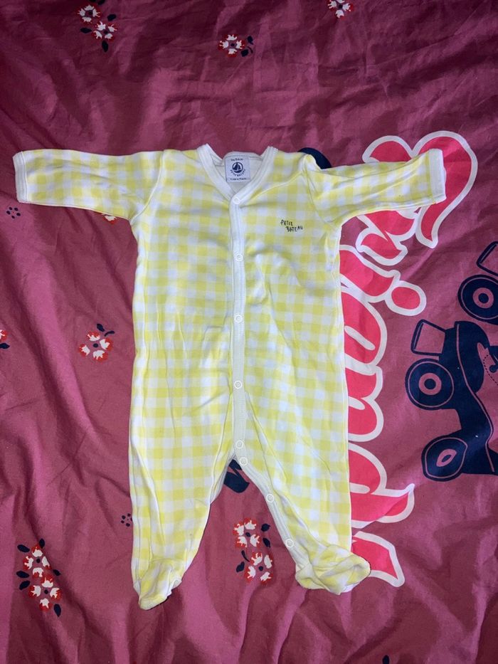 Pyjama jaune Petit Bateau 1 mois