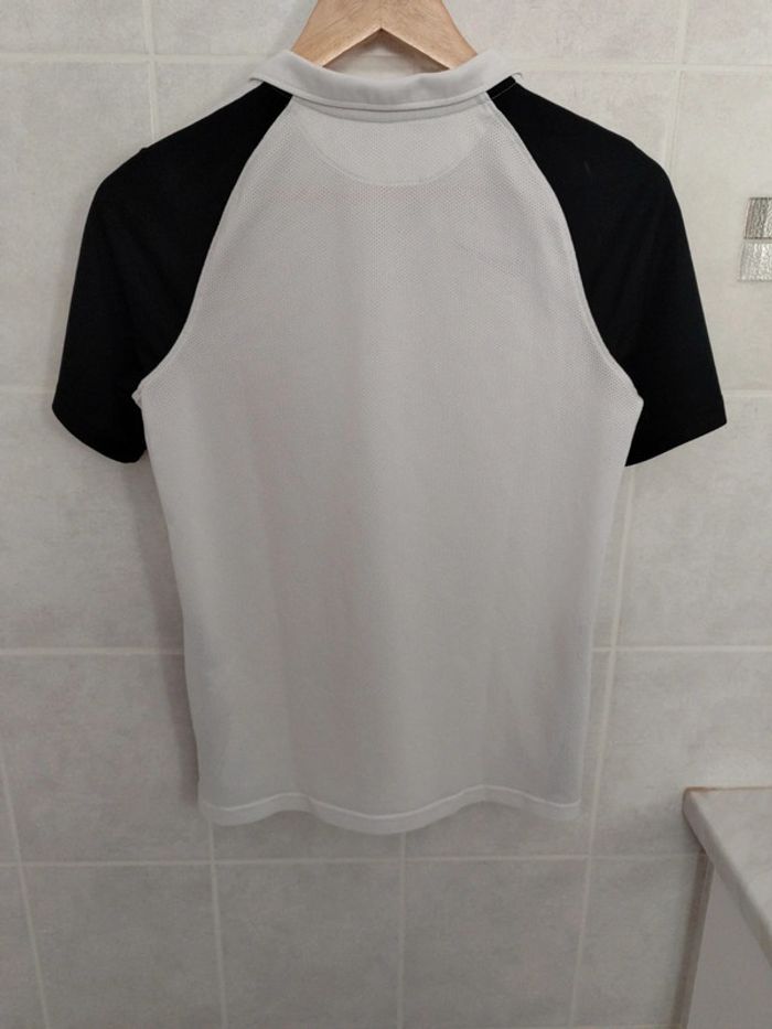Tee shirt Nike comme neuf - photo numéro 3