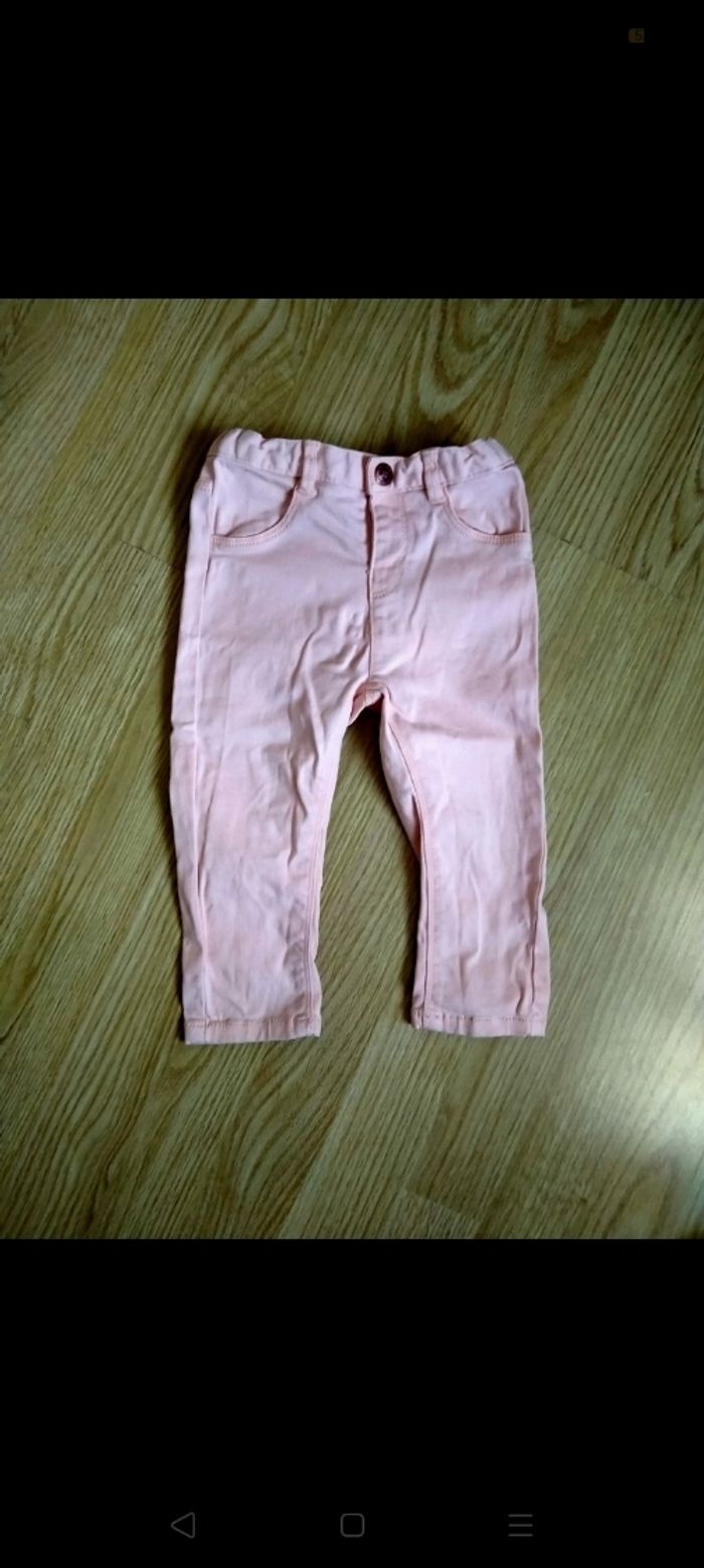 pantalon rose saumon. Tex.
taille 18 mois