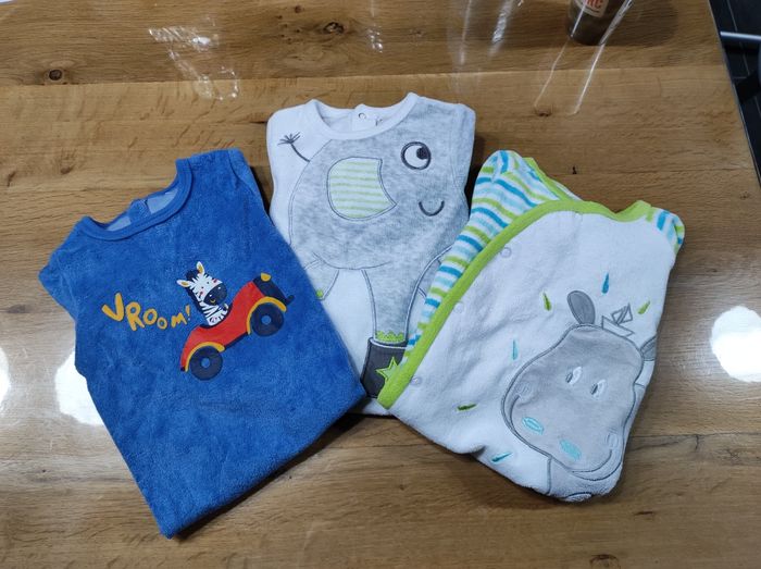Lot de 3 pyjamas éponge