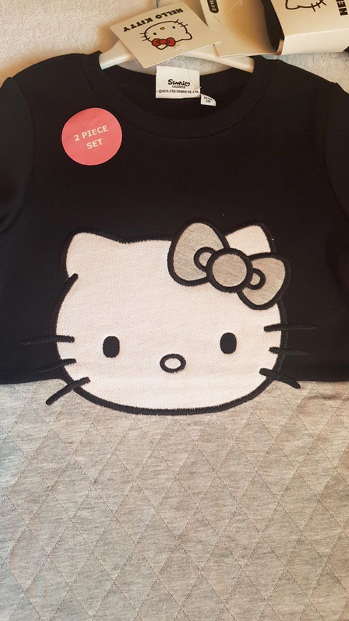 ensemble ans robe + collants Hello Kitty - photo numéro 2