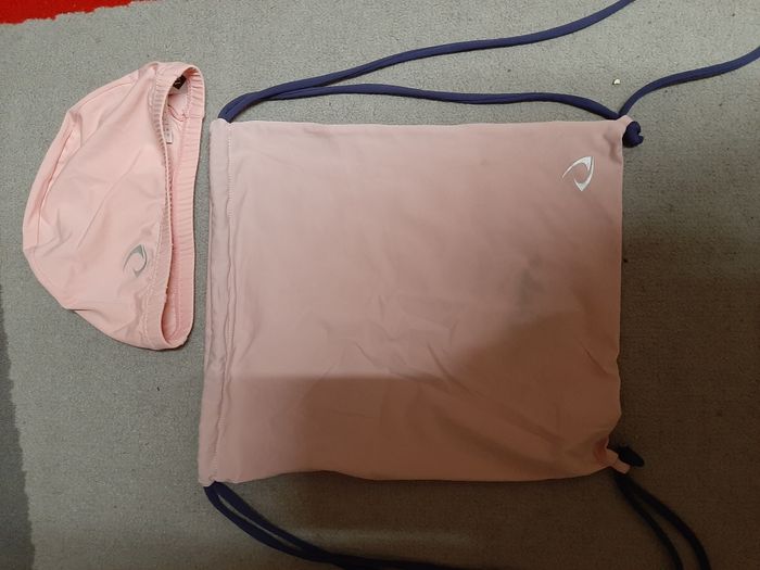 maillot de bain + bonnet et sac 5/6 ans - photo numéro 2