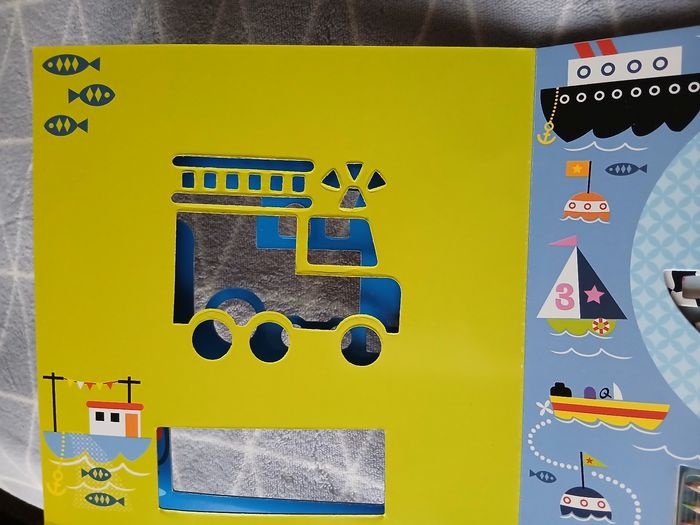 Neuf/activité 3ans+ "Livre à pochoirrs" inclus feuilles & crayons - photo numéro 5